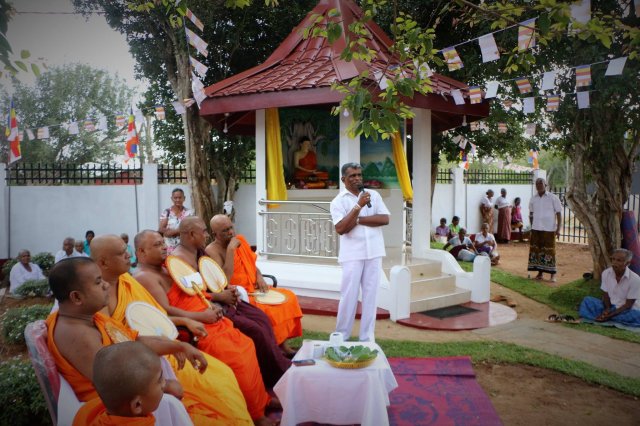 කාර්යාලයීය පරිශ්‍රයේ ඉදිකළ අභිනව බුදු මැදුර විවෘත කිරීම
