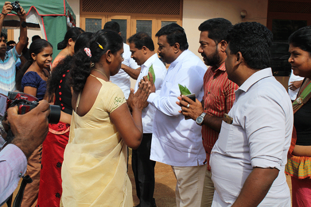 කාර්යාලයීය නව ගොඩනැගිල්ල සඳහා මුල්ගල් තැබීම