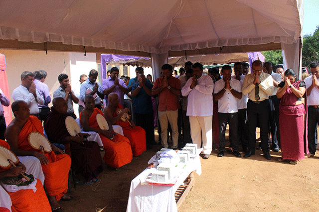 කාර්යාලයීය නව ගොඩනැගිල්ල සඳහා මුල්ගල් තැබීම