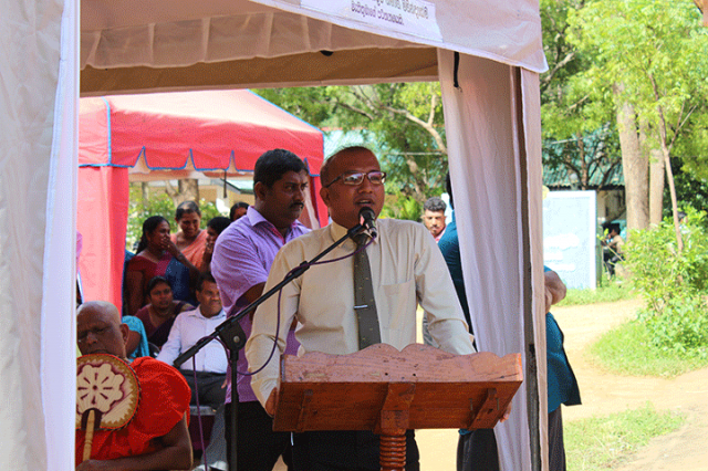 කාර්යාලයීය නව ගොඩනැගිල්ල සඳහා මුල්ගල් තැබීම